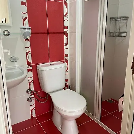 Safak Apart & داليان